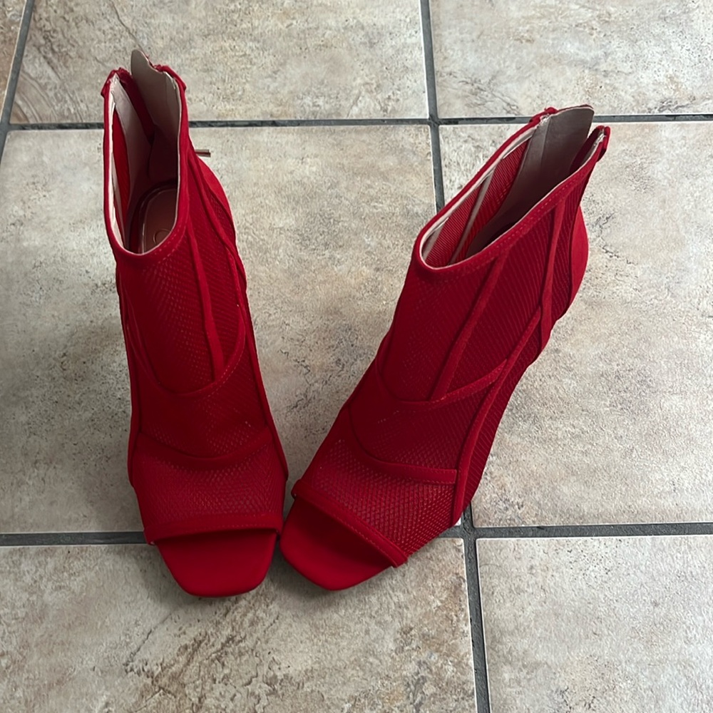 Red mesh bootie